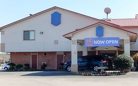 Super 8 Morristown East Downtown